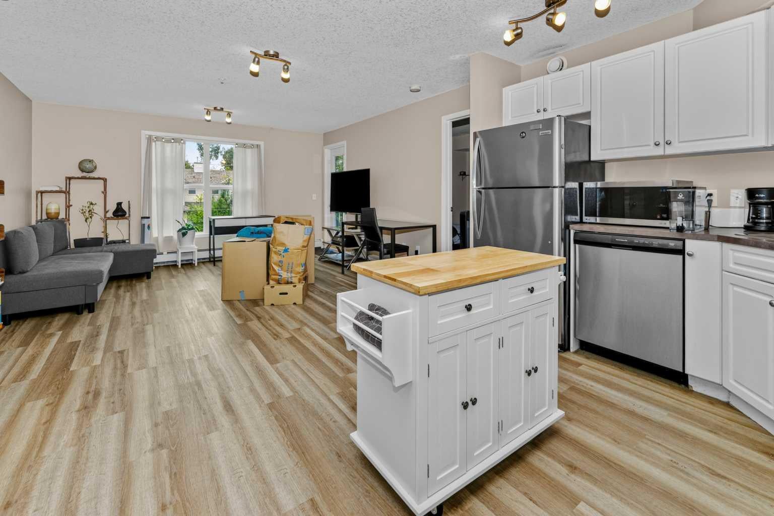2000 Applevillage Court SE 208