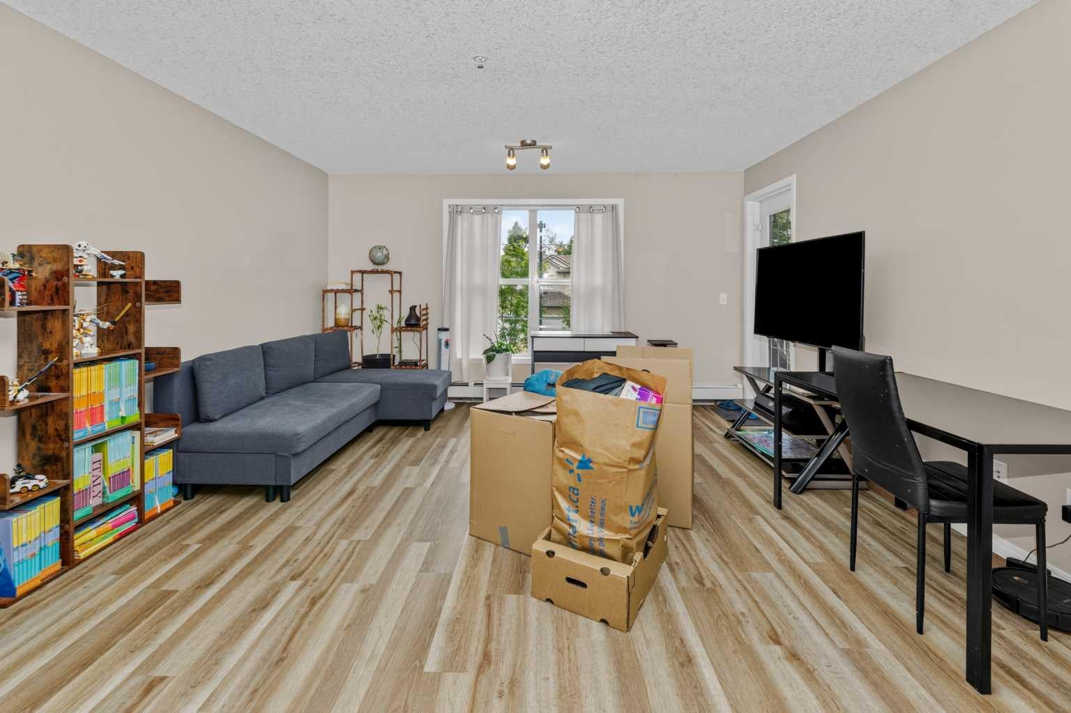 2000 Applevillage Court SE 208