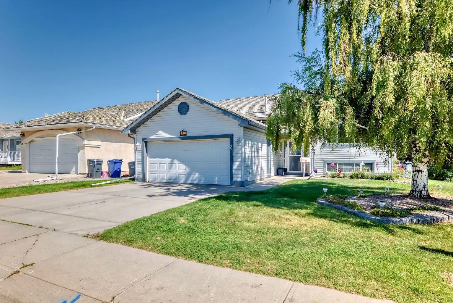 21 Strathmore Lakes Way