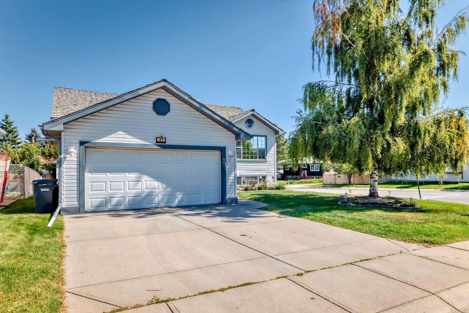 21 Strathmore Lakes Way