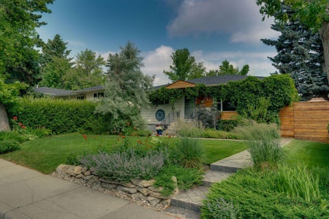 Photo of 212 Blackthorn Road NW, Calgary, AB T2K 3S3 (MLS # A2346351)