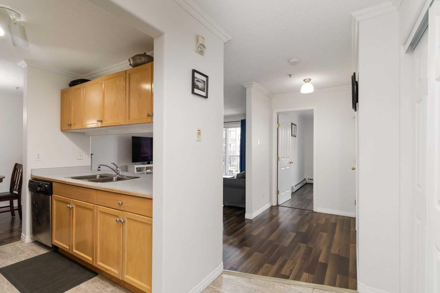 100 Richard Street 220