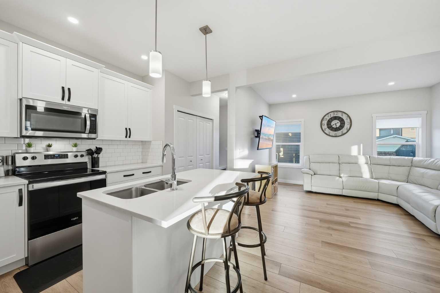 352 Bayview Street SW