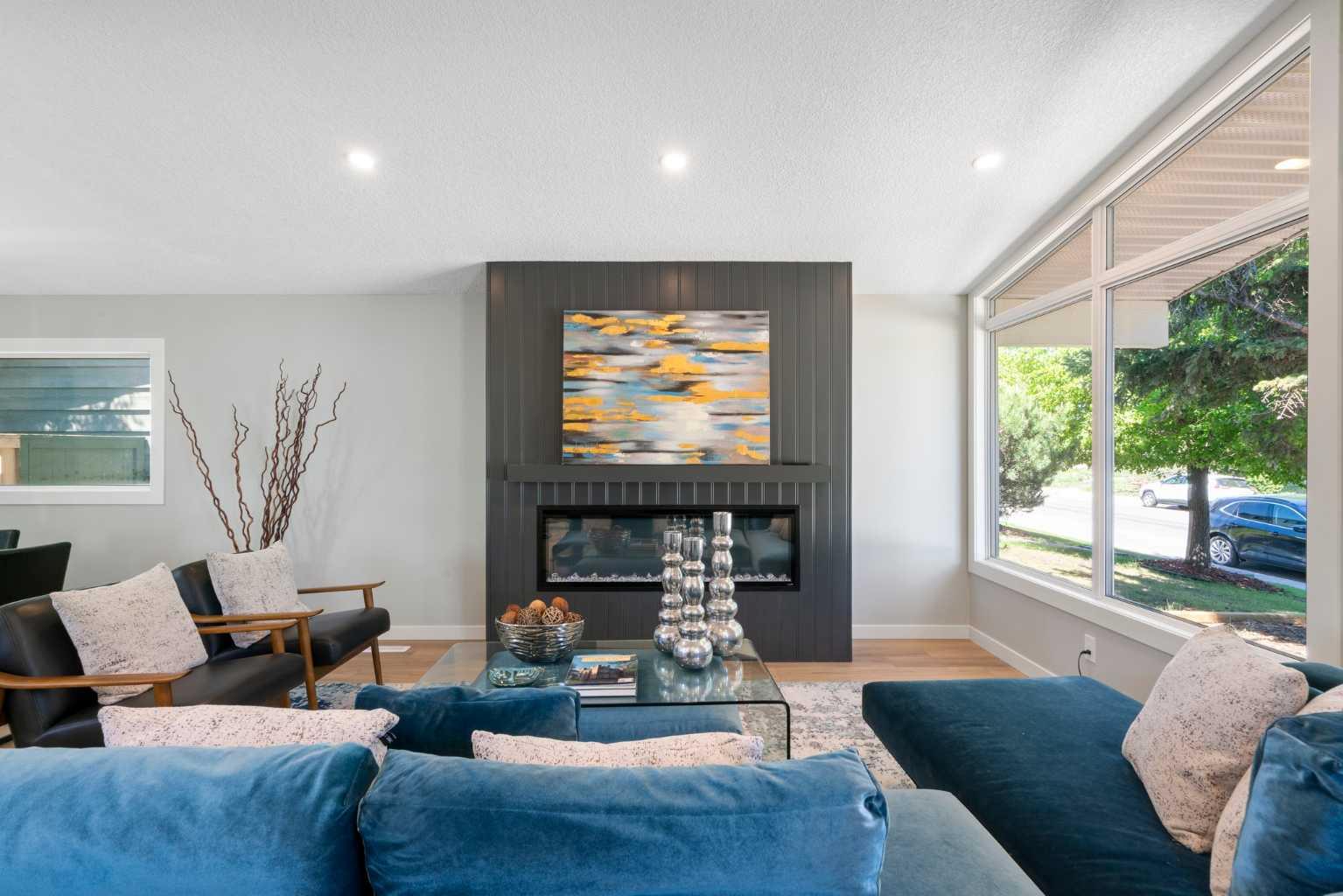 1039 Lake Bonavista Drive SE