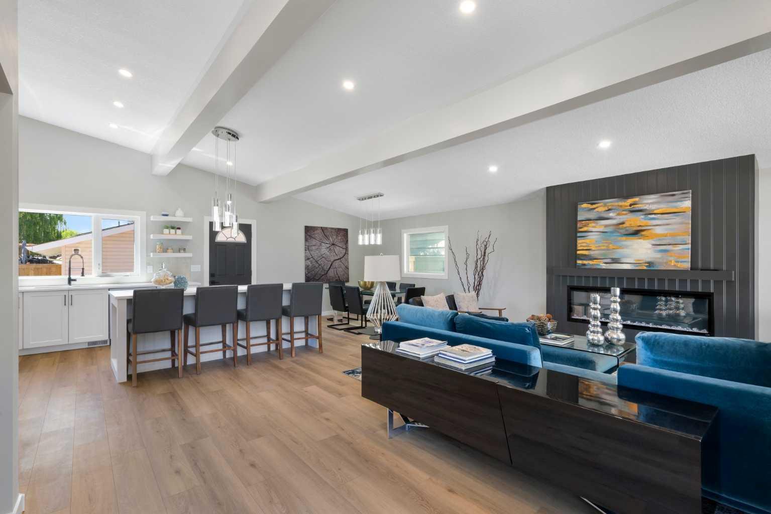 1039 Lake Bonavista Drive SE