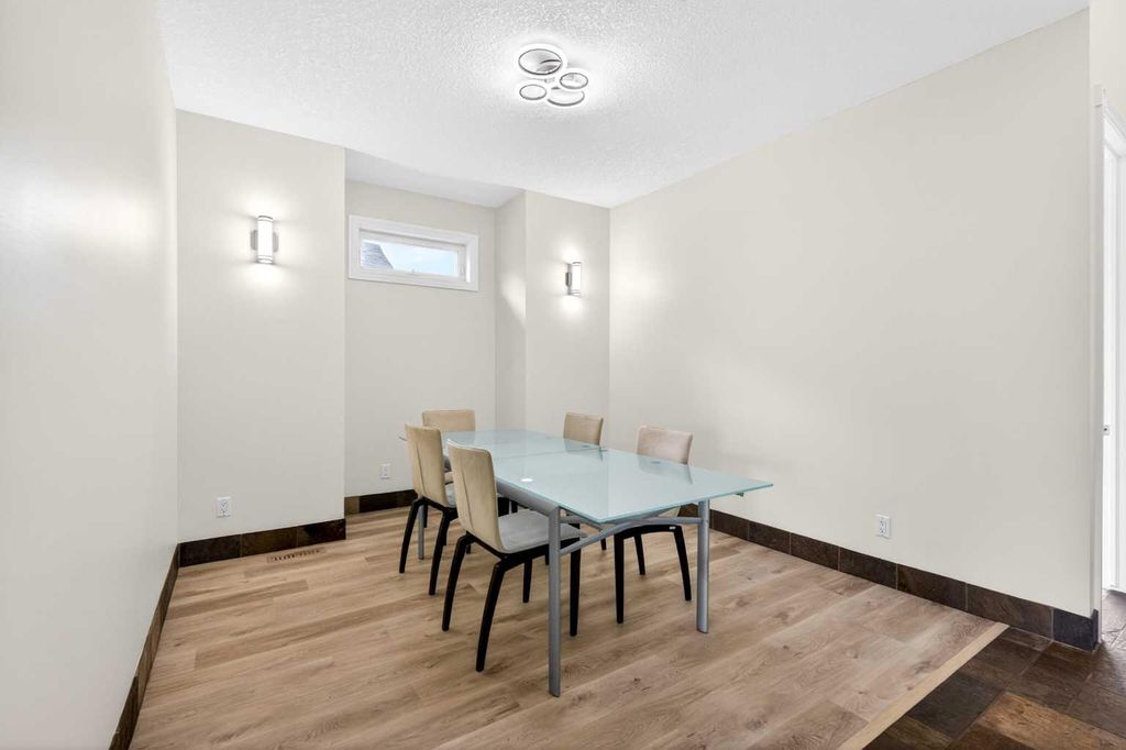 Photo of 172 COVE Drive, Chestermere, AB T1X 1E5 (MLS # A2309172)
