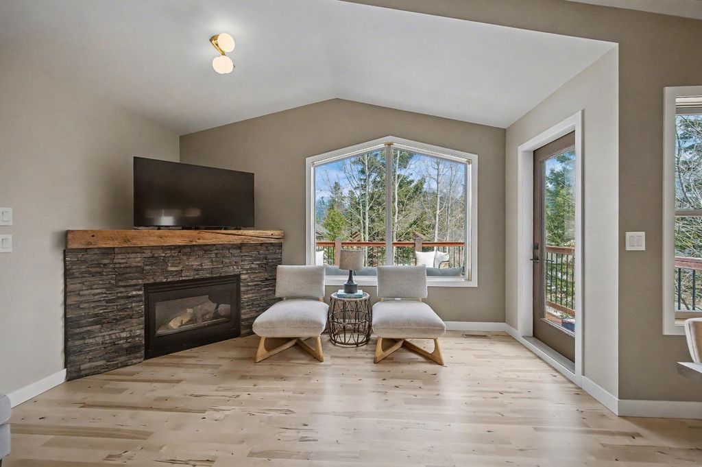 Photo of 921 Lawrence Grassi Ridge, Canmore, AB T1W 2Z5 (MLS # A2305774)