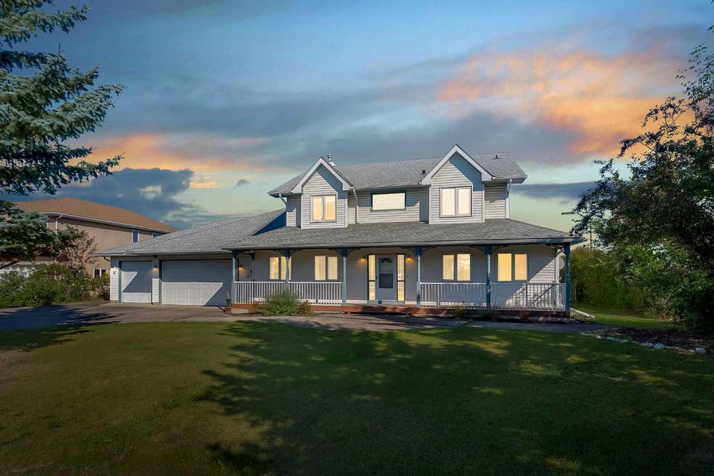 Photo of 707 East Lakeview Road, Chestermere, AB T1X 1A9 (MLS # A2350647)