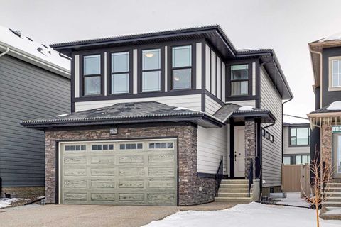 7262 11 Avenue SW Calgary AB T3H 3V5