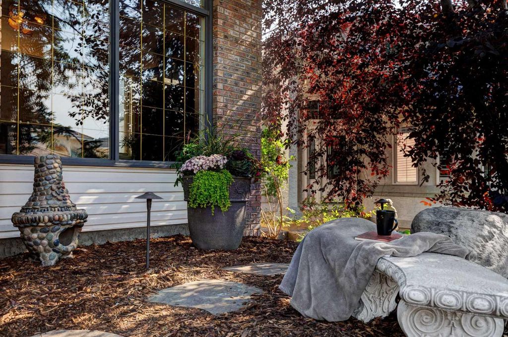 Photo of 60 Woodpark Close SW, Calgary, AB T2W 6G9 (MLS # A2286750)