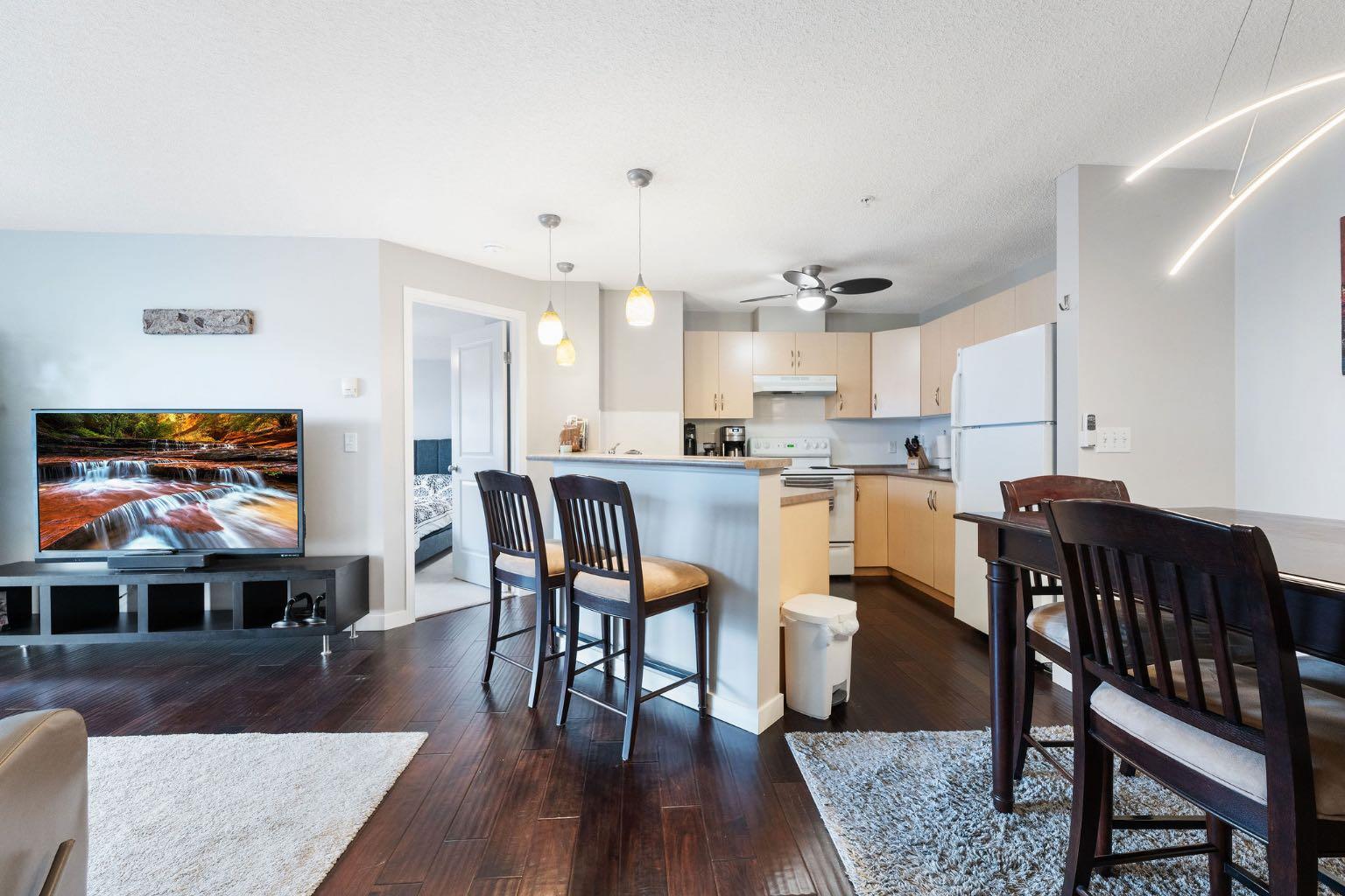 505 Railway Street W 2218