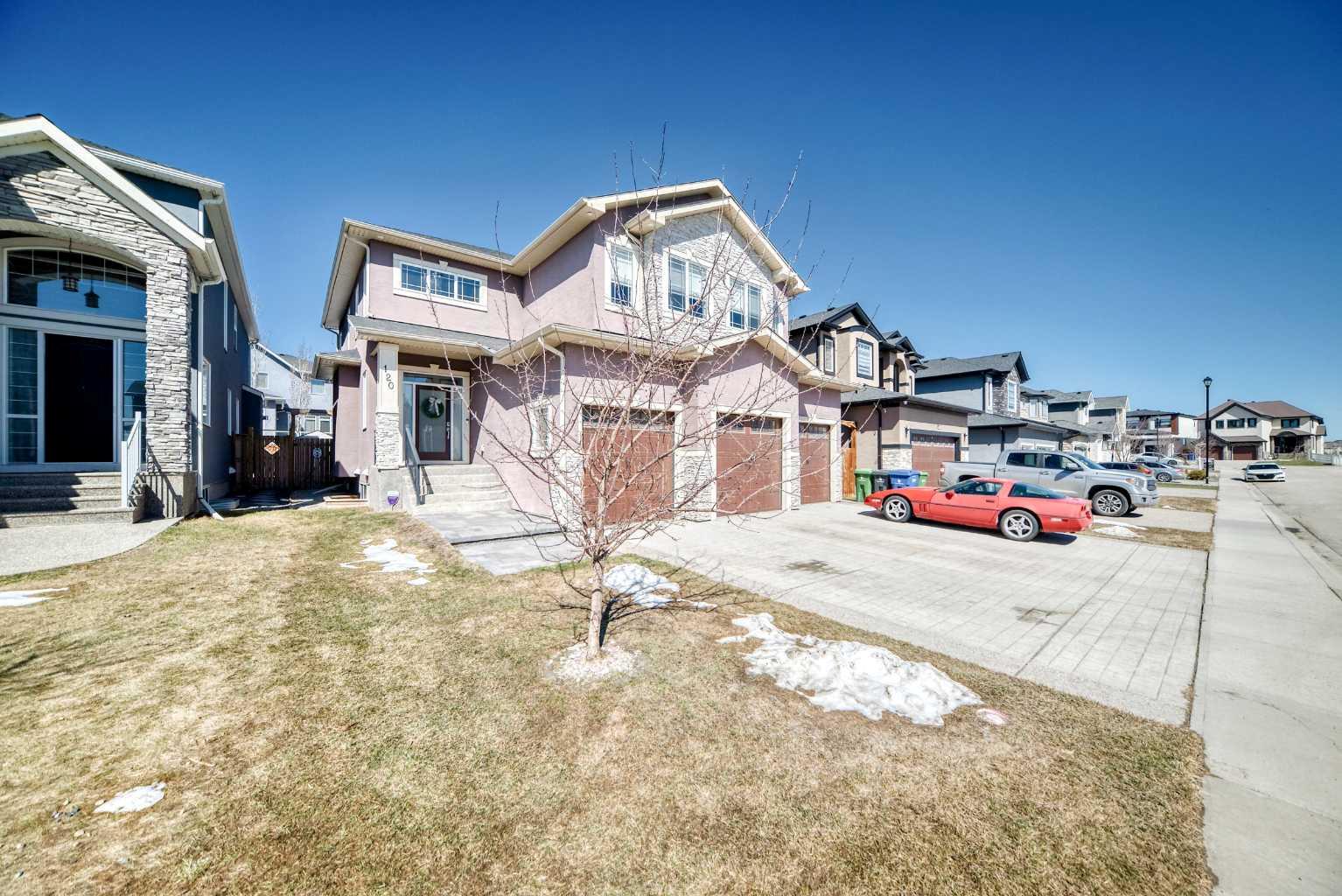 120 KINNIBURGH Circle
