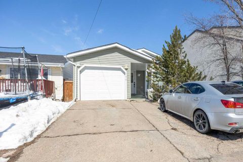 Photo of 150 Wylie Place, Fort McMurray, AB T9H 4R4 (MLS # A2305706)