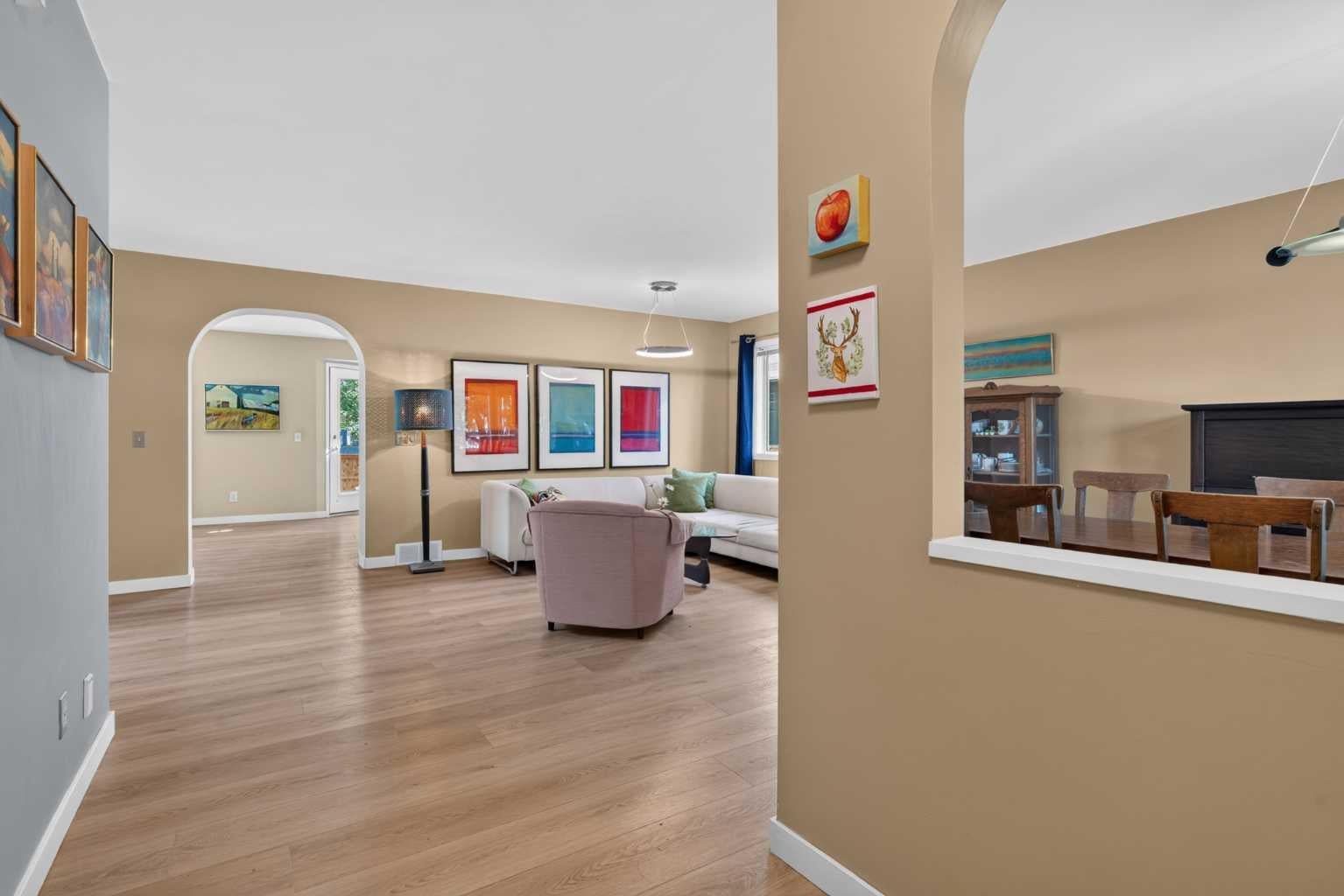 113 Riverview Court W