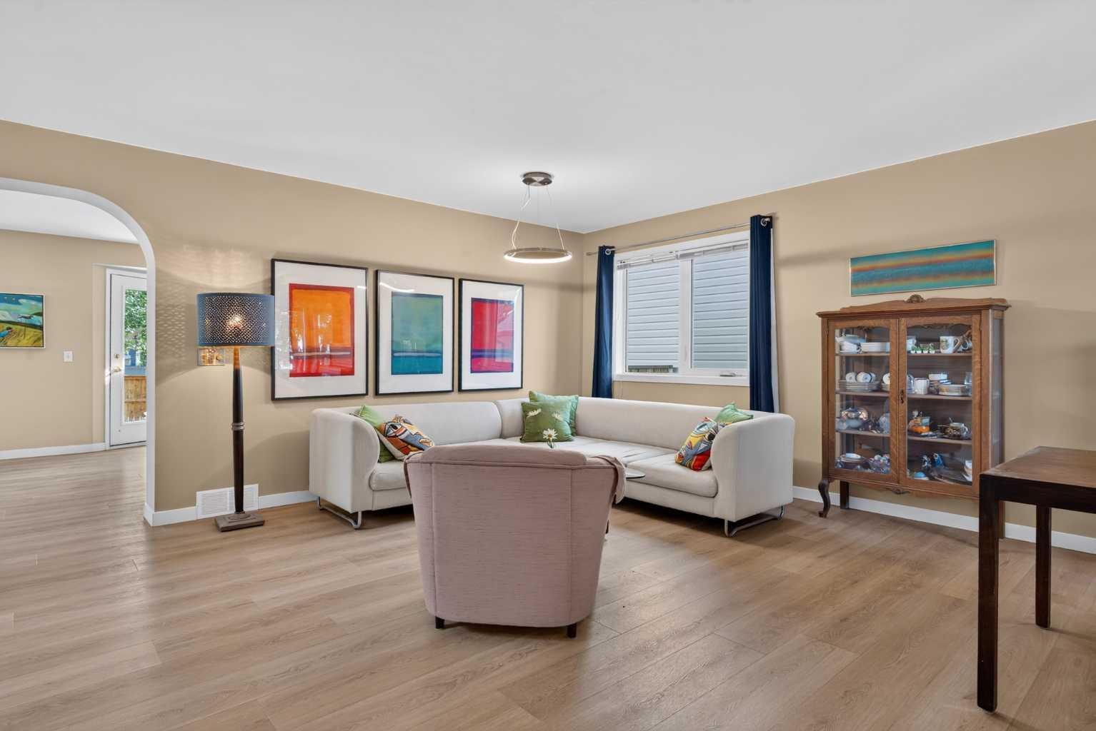 113 Riverview Court W