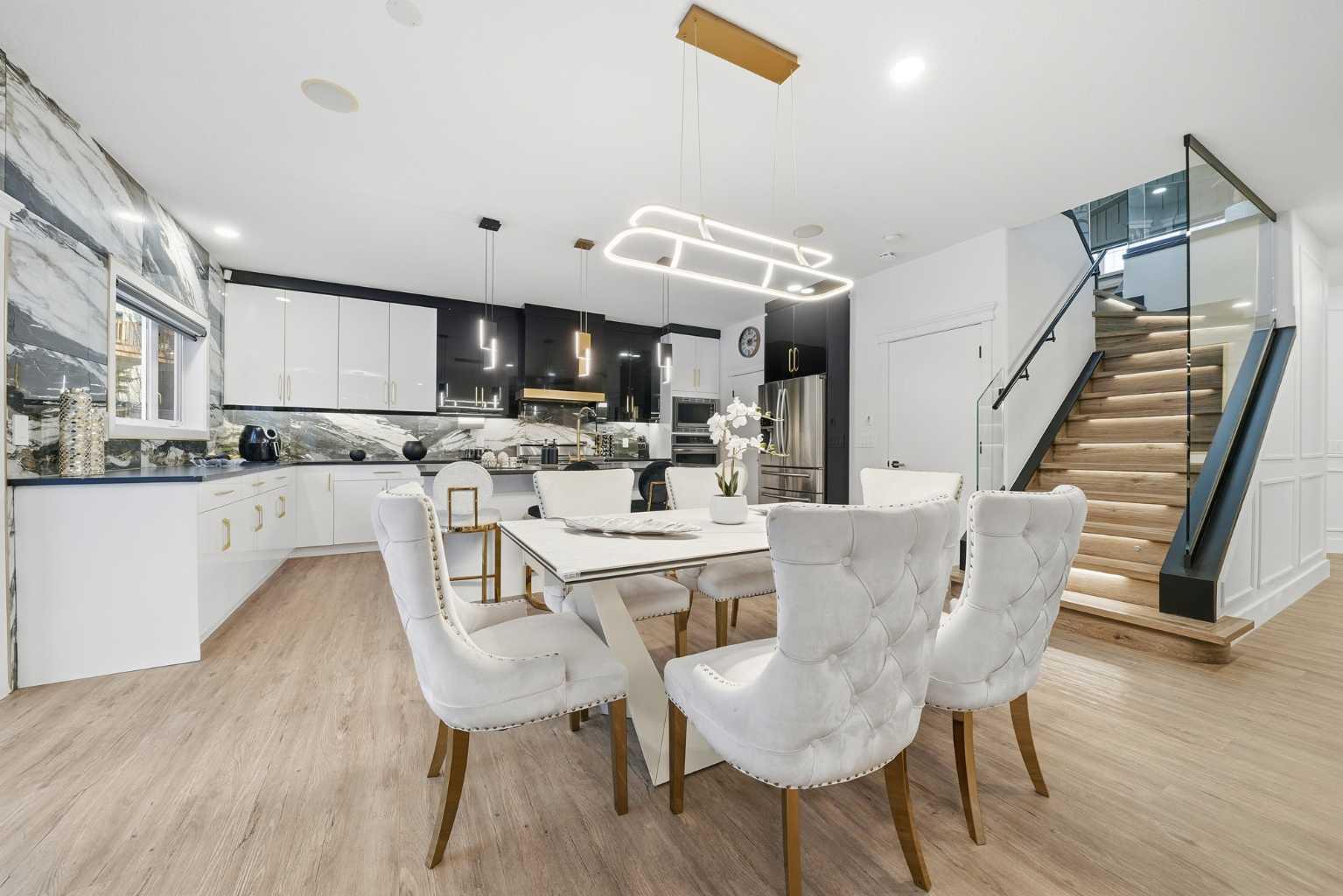 630 Rocky Ridge View NW