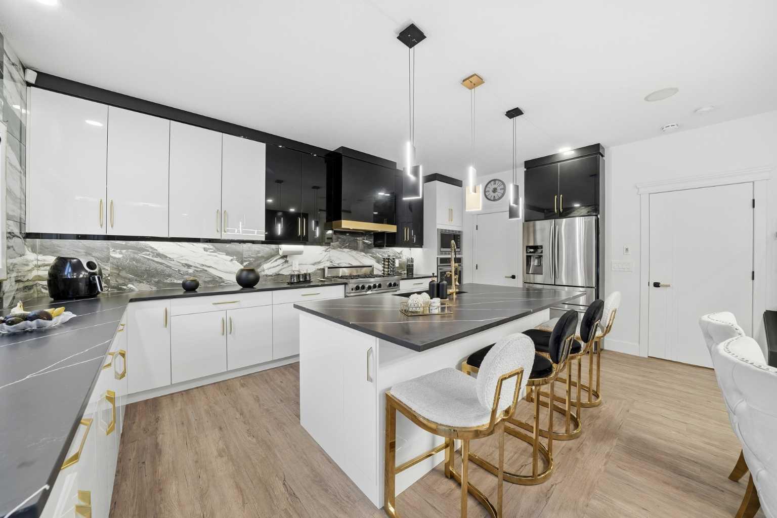 630 Rocky Ridge View NW