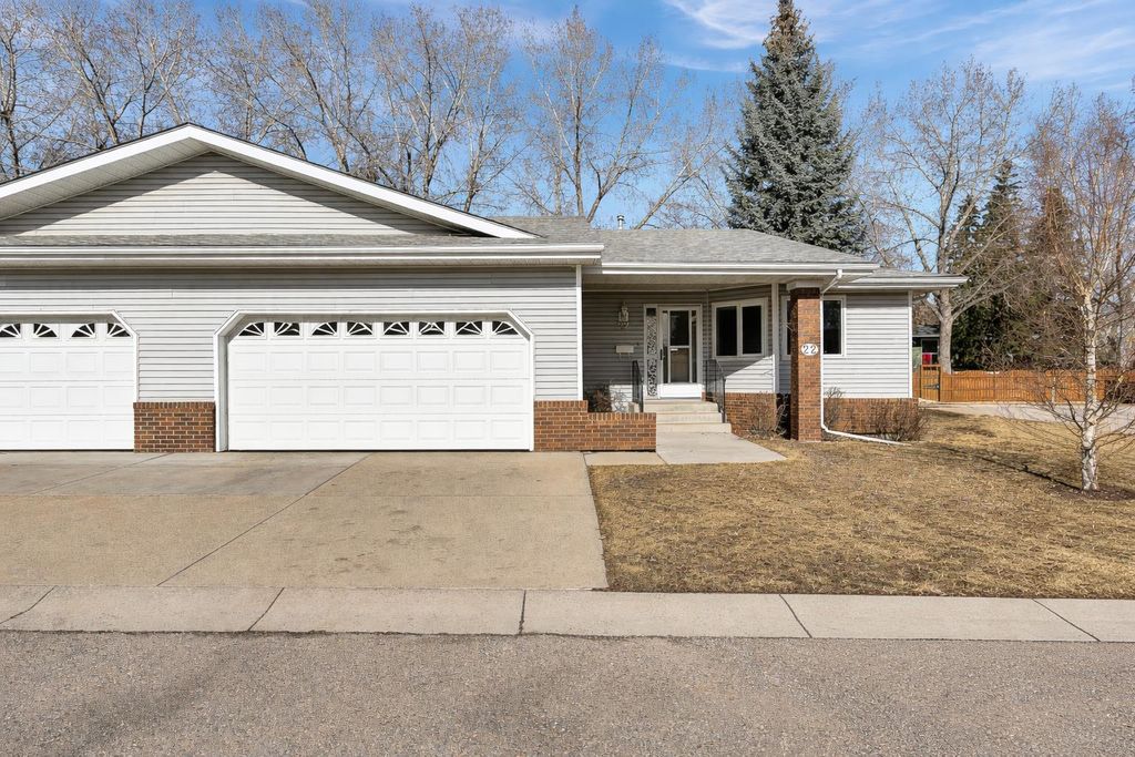 Photo of 22 Vandoos Gardens NW, Calgary, AB T3A 4W4 (MLS # A2294041)