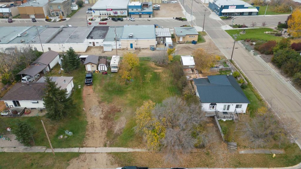 Photo of 4821 46 Street, Sedgewick, AB T0B 4C0 (MLS # A2085520)