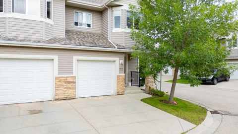 Photo of 152 Royal Oak Gardens NW, Calgary, AB T3G 5S5 (MLS # A2266865) Photo of 152 Royal Oak Gardens NW, Calgary, AB T3G 5S5 (MLS # A2266865)