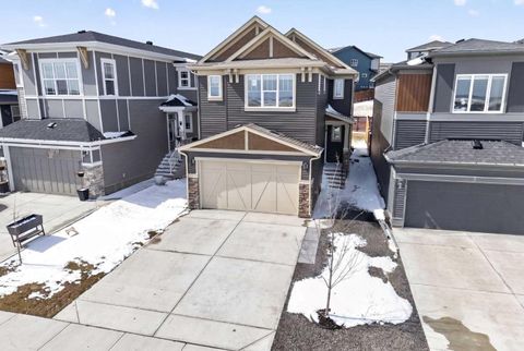 Photo of 31 Herron Rise NE, Calgary, AB T3P 1Y1 (MLS # A2297436)