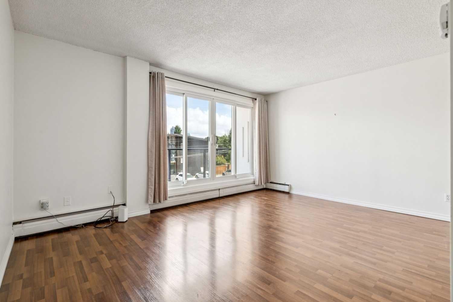 110 24 Avenue SW 305
