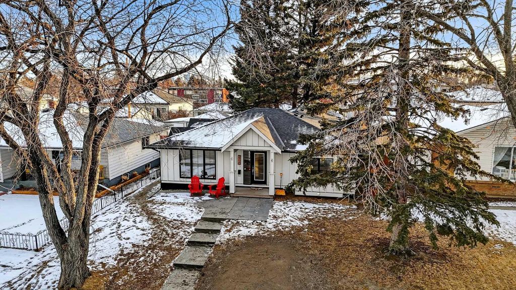 Photo of 2720 41 Street SW, Calgary, AB T3E 3K6 (MLS # A2280774)