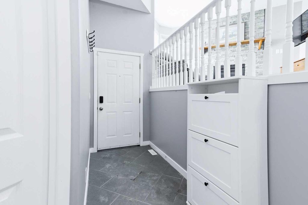 Photo of 69 willow springs Crescent, Sylvan Lake, AB T4S 1G3 (MLS # A2292203)