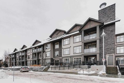 25 Aspenmont Heights SW 103 Calgary AB T3H 0E4