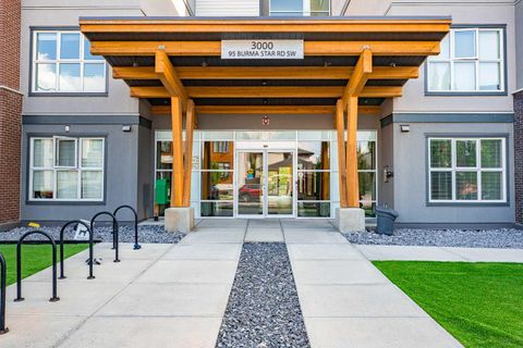 95 Burma Star Road SW 3218 Calgary AB T3E 6L1