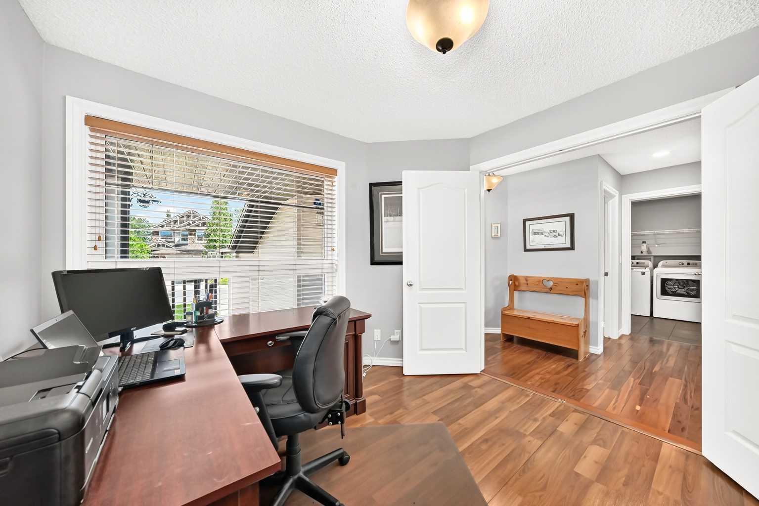 209 Crystal Green Point