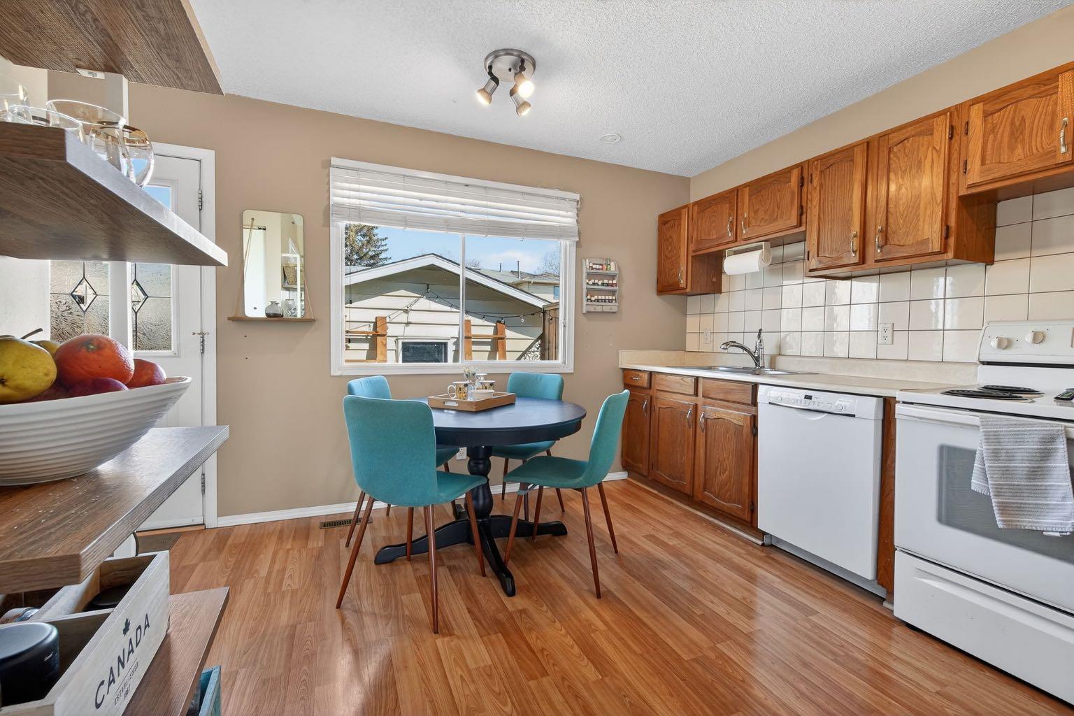 161 Midbend Place SE