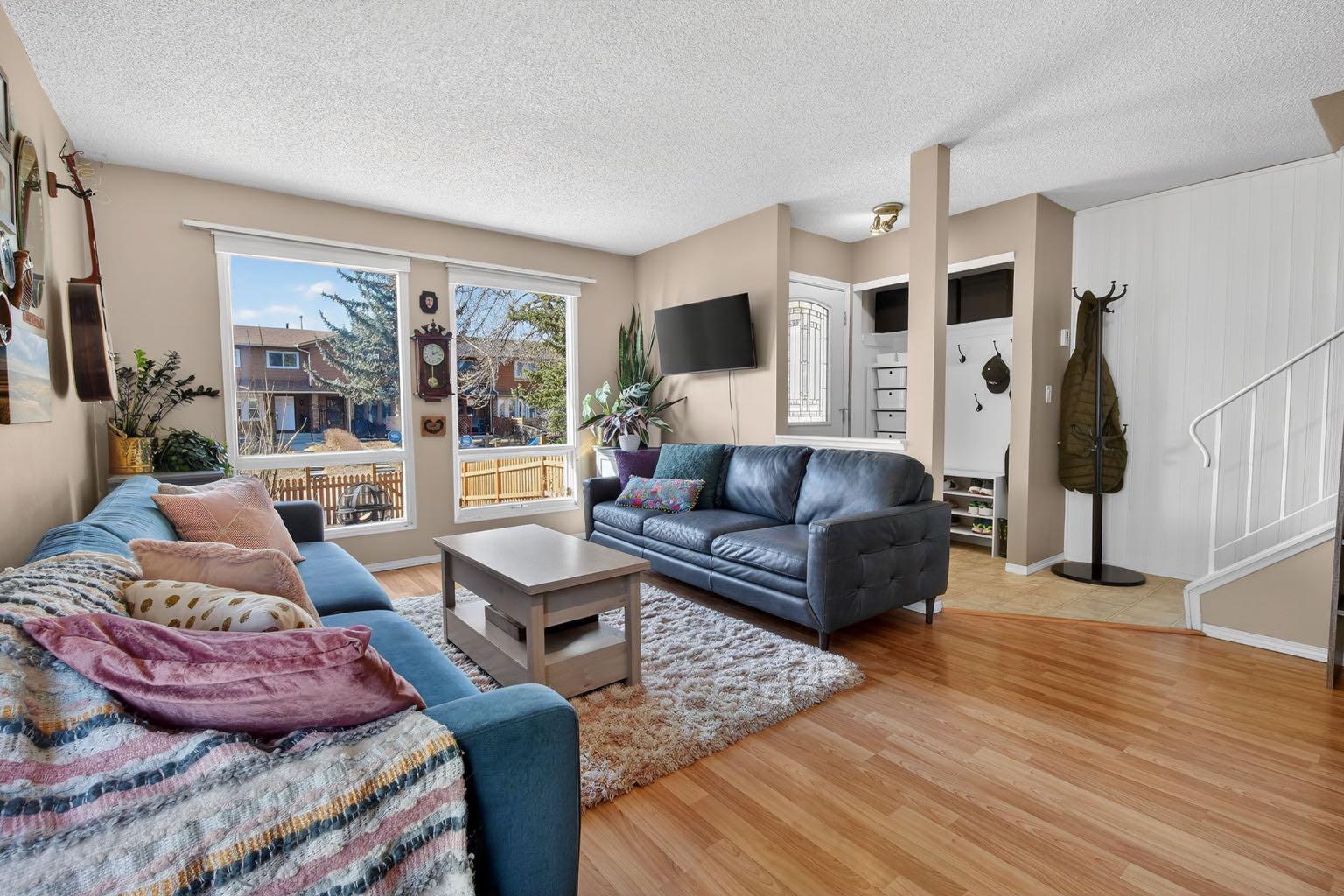 161 Midbend Place SE