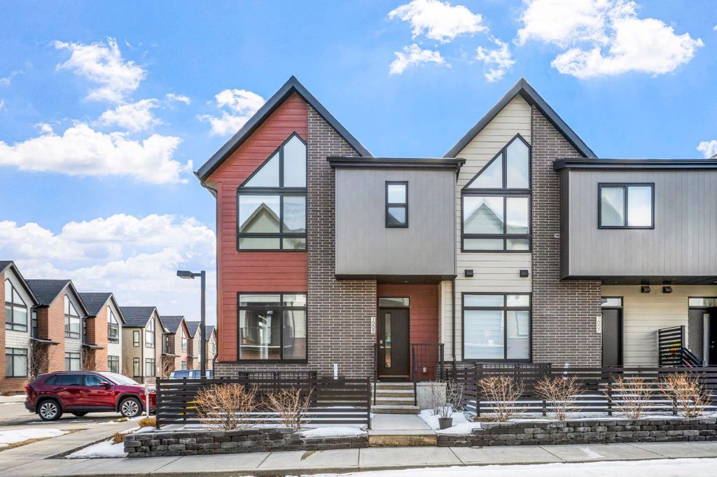 Photo of 1005 Sage Meadows Gardens NW, Calgary, AB T3P 1K3 (MLS # A2299897)