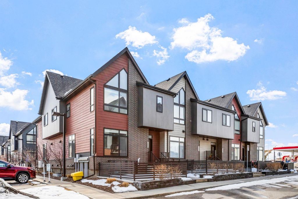 Photo of 1005 Sage Meadows Gardens NW, Calgary, AB T3P 1K3 (MLS # A2299897)