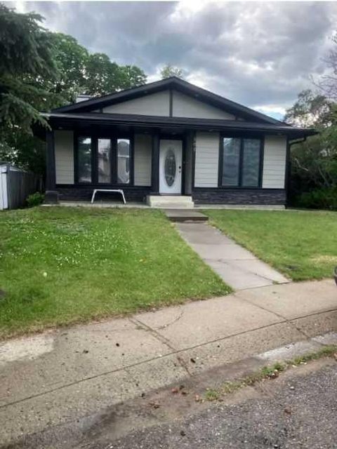 505 7 Street SE High River AB T1V 1K8