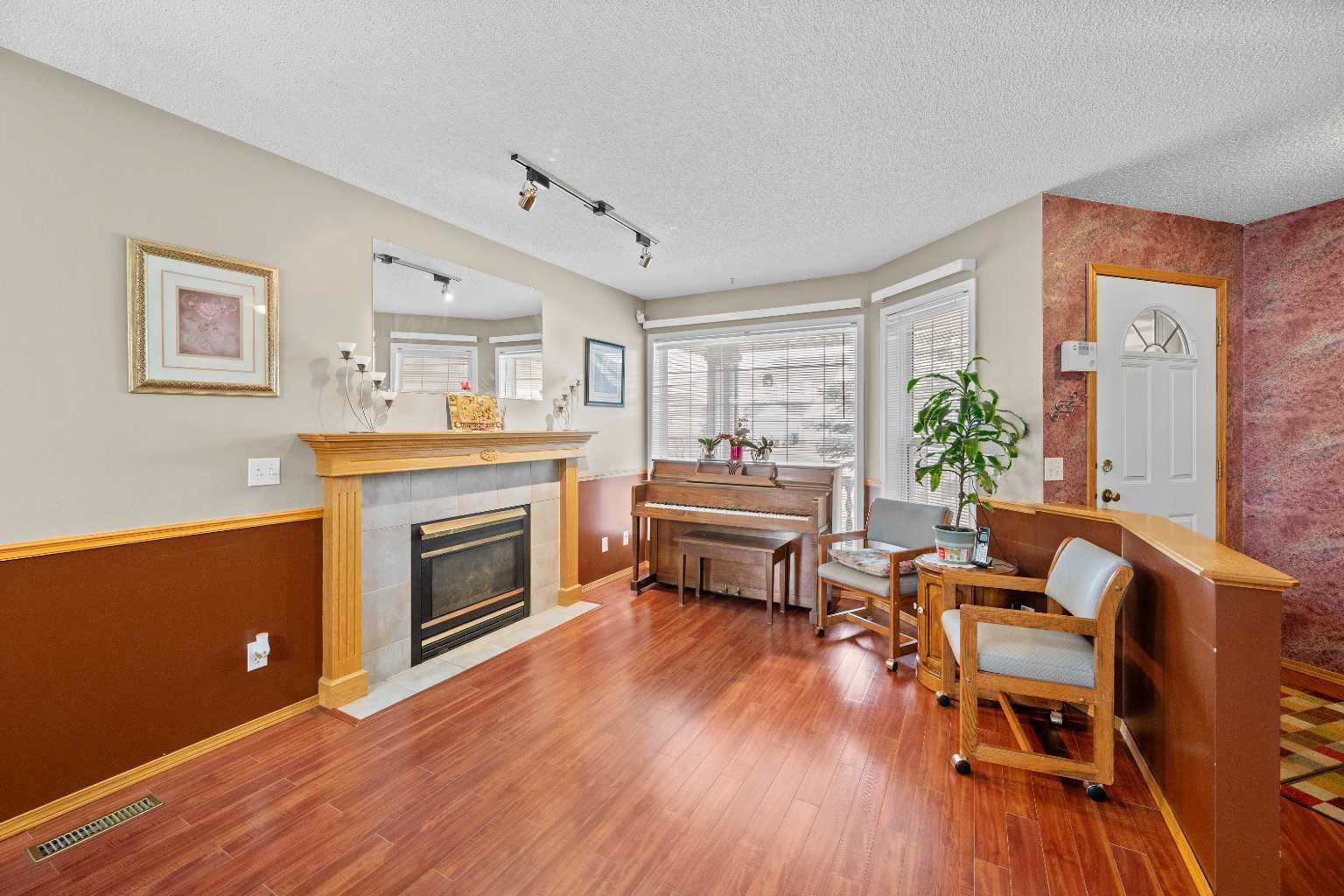 18 Hidden Valley Gate NW