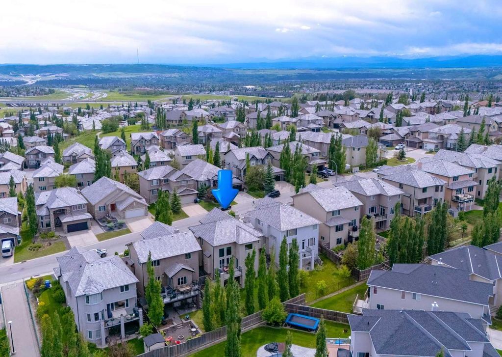 Photo of 98 Royal Ridge Mount NW, Calgary, AB T3G 5Z3 (MLS # A2324032)