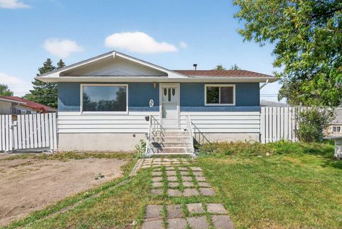 Photo of 5923 Centre Street NW, Calgary, AB T2K 0T5 (MLS # A2284121)