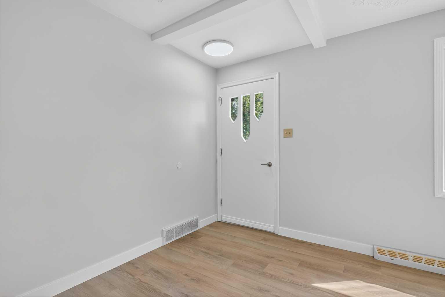 5923 Centre Street NW