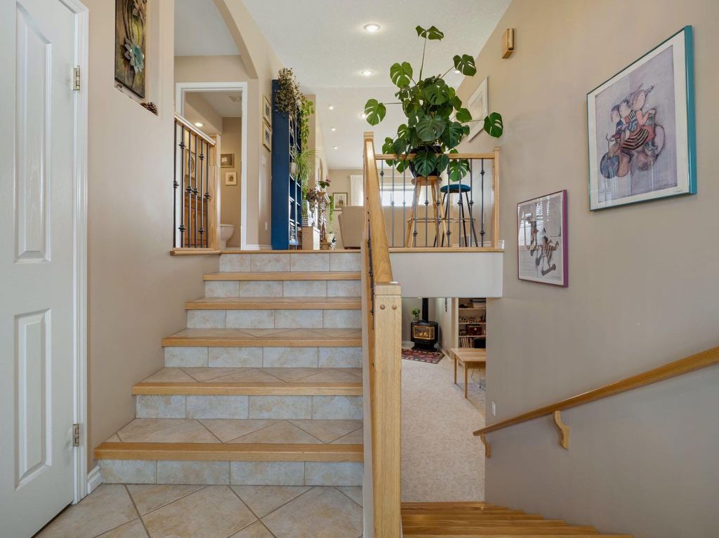 Photo of 44 Canyon Boulevard W, Lethbridge, AB T1K 6X6 (MLS # A2299884)