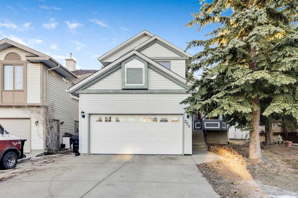 Photo of 224 Macewan Ridge Close NW, Calgary, AB T3K 3A7 (MLS # A2292882)