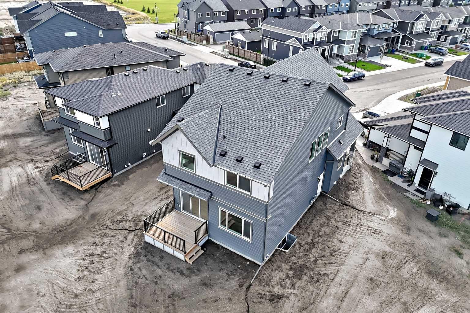 203 Langwell Common SE
