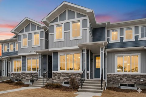 384 Sora Boulevard SE Calgary AB T3S 0M4