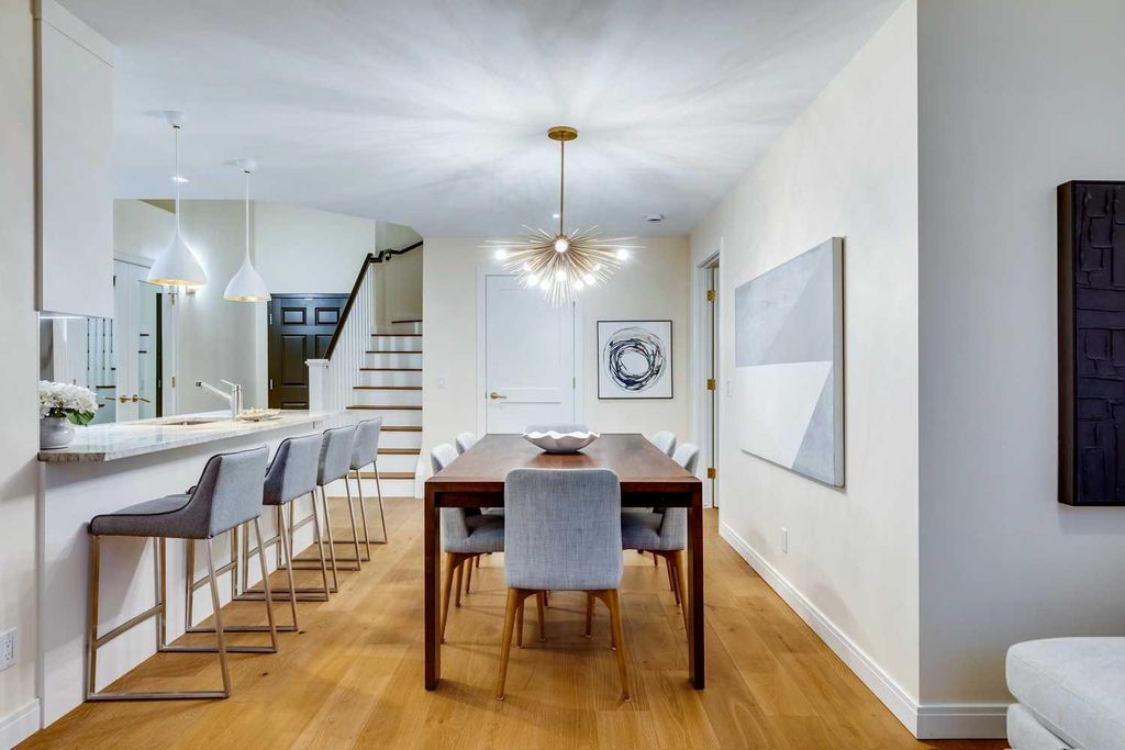 Photo of 881 15 Avenue SW #511, Calgary, AB T2R 1R8 (MLS # A2297897)