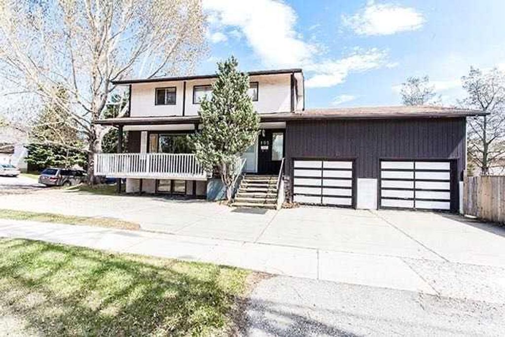 Photo of 105 Valhalla Crescent NW, Calgary, AB T3A 1Z7 (MLS # A2242505)