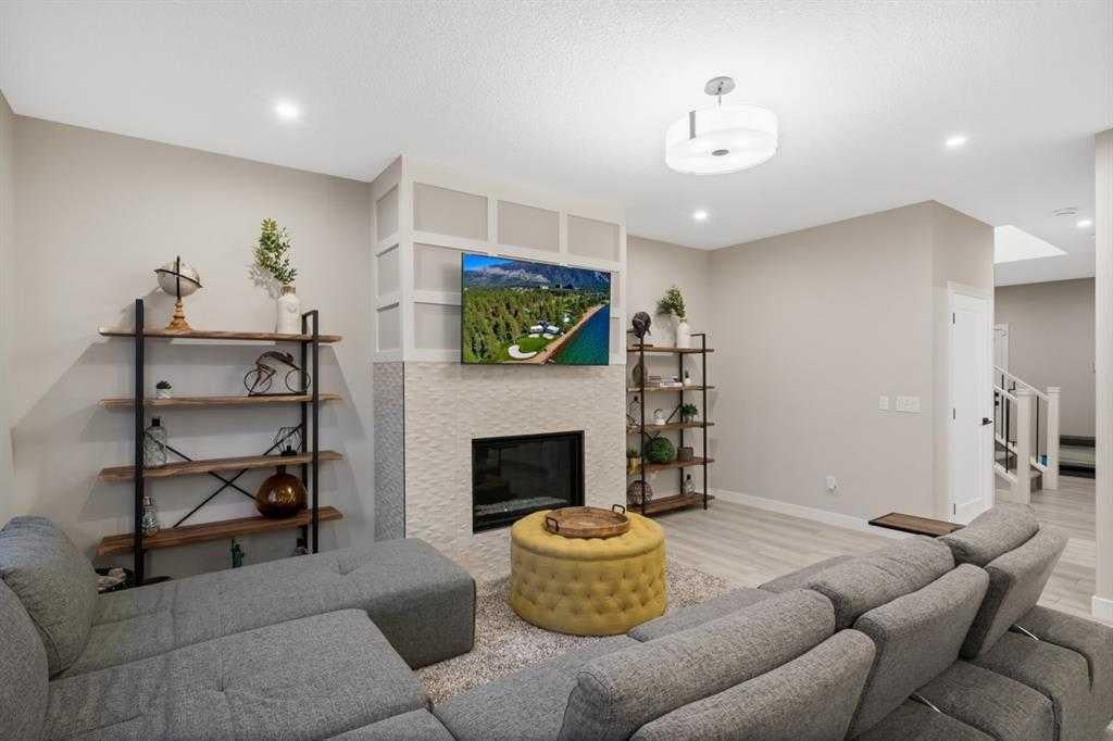 132 Carringsby Avenue NW