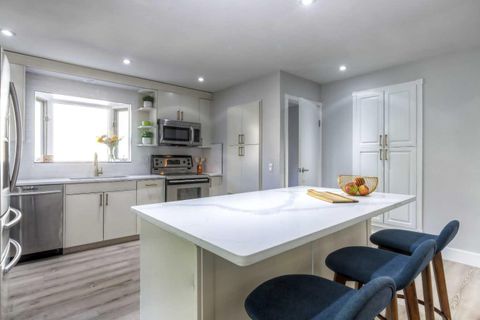 511 Cedarille Crescent SW Calgary AB T2W 2H6