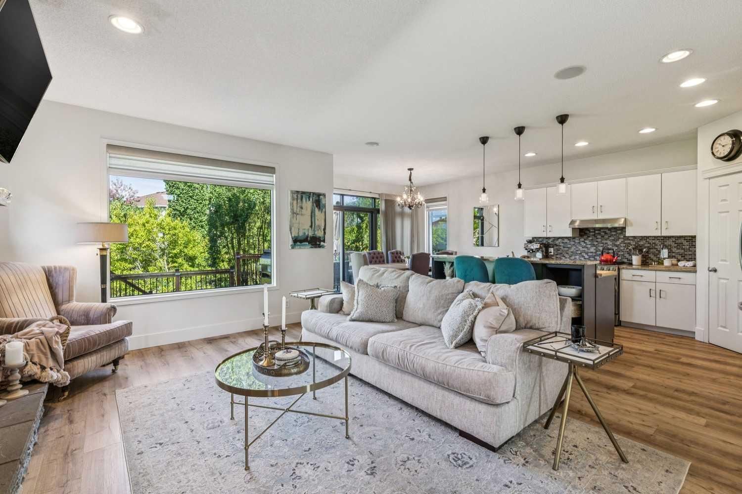 135 Tuscany Ravine Road NW