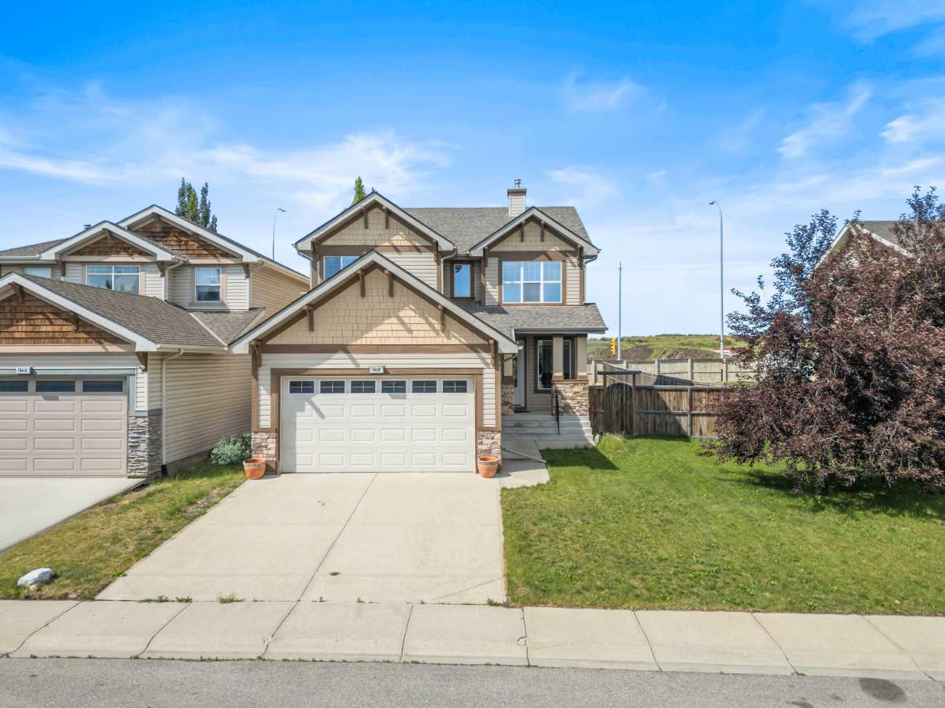 160 Royal Oak Heights NW